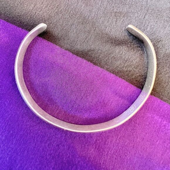 Vintage Zuni Signed Mike Simplico Carinated Sterling Cuff - Picture 3 of 11